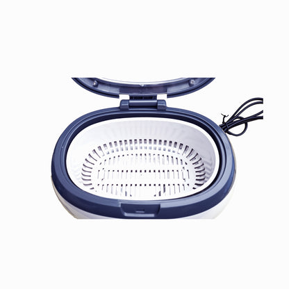 Uten VGT-800 Ultraschallreiniger beim Reinigen von Schmuck und Brillen