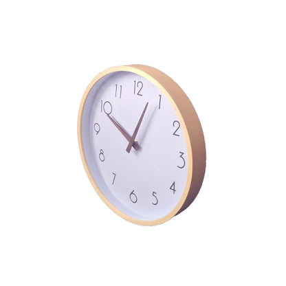 Gut lesbare Ziffern der geräuschlosen VIVILINEN Wanduhr