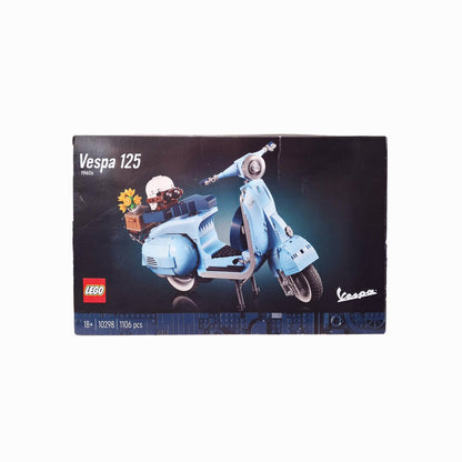 LEGO Icons Vespa 125 10298 in Pastellblau – Vintage Motorroller Modell für Erwachsene